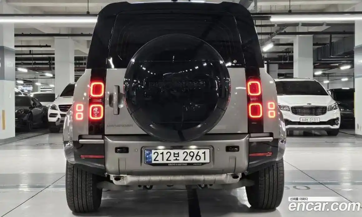 Land Rover Defender 2024 2.0 Автомат в Москве № 231300, фото 5