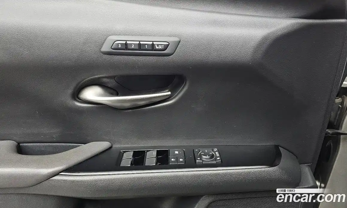 Lexus UX 2020 2.0 Автомат в Москве № 231988, фото 11