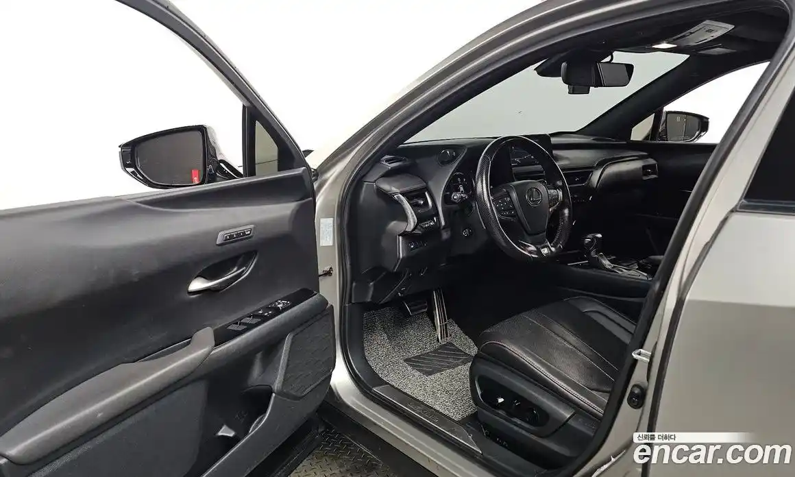 Lexus UX 2020 2.0 Автомат в Москве № 231988, фото 8