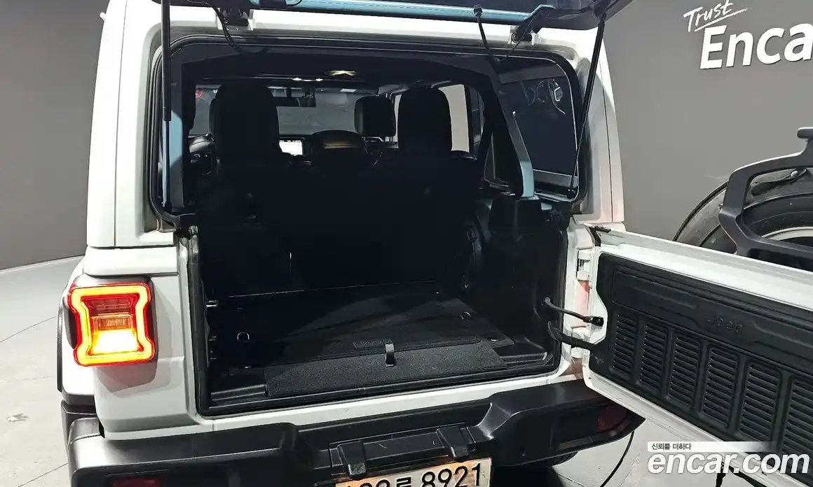 Jeep Wrangler 2022 2.0 Автомат в Москве № 232456, фото 9