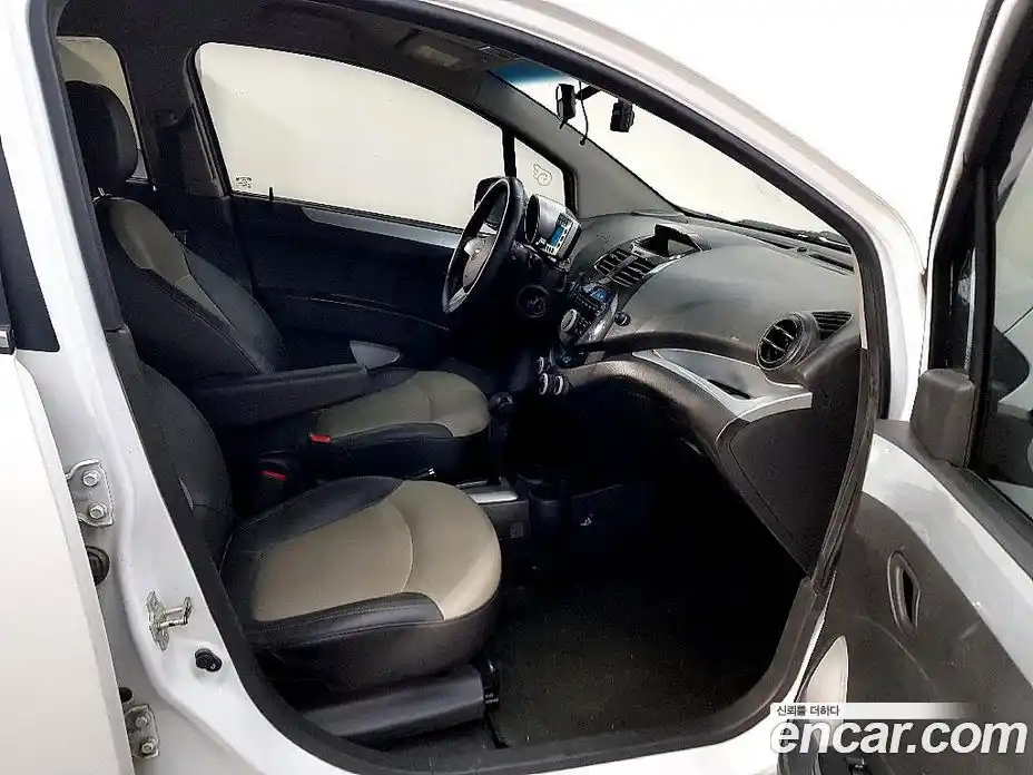 Chevrolet Spark 2012 1.0 Автомат в Москве № 240494, фото 17