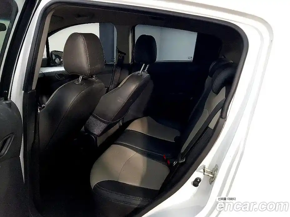 Chevrolet Spark 2012 1.0 Автомат в Москве № 240494, фото 19