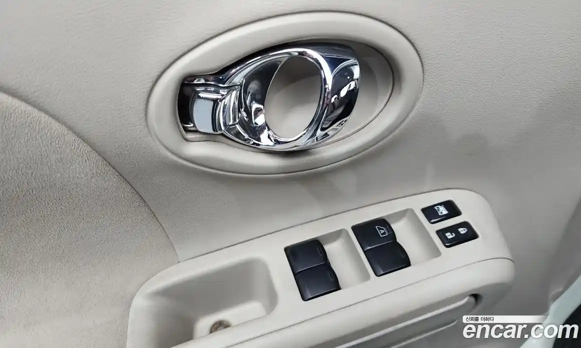 Nissan Cube 2011 1.8 Автомат в Москве № 243888, фото 14