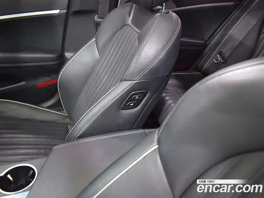 Genesis G70 2018 2.0 Автомат в Москве № 25315, фото 14