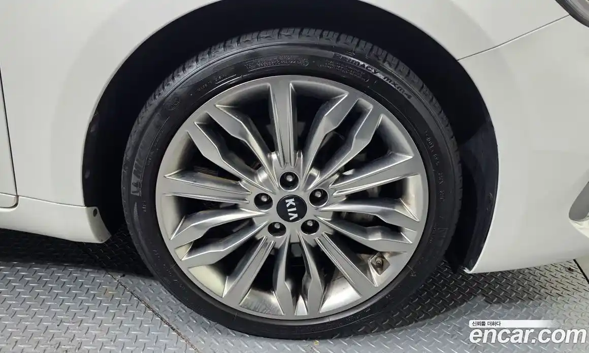 Kia K7 2020 2.5 Автомат в Москве № 287536, фото 16