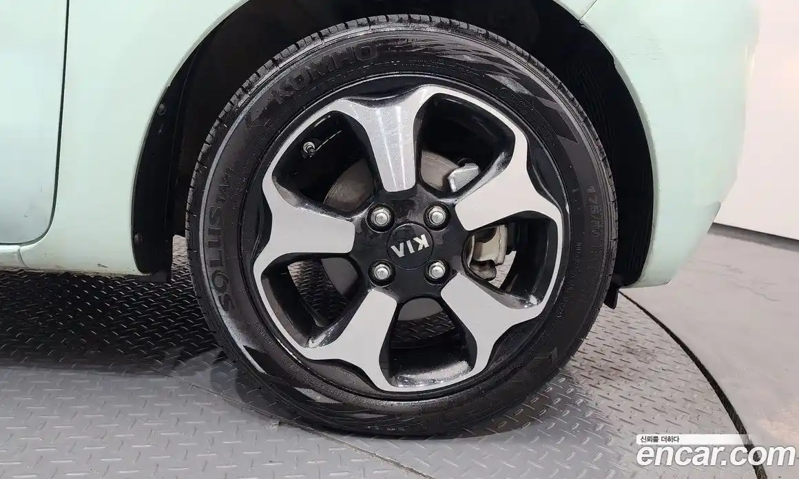 Kia Ray 2016 1.0 Автомат в Москве № 288452, фото 13