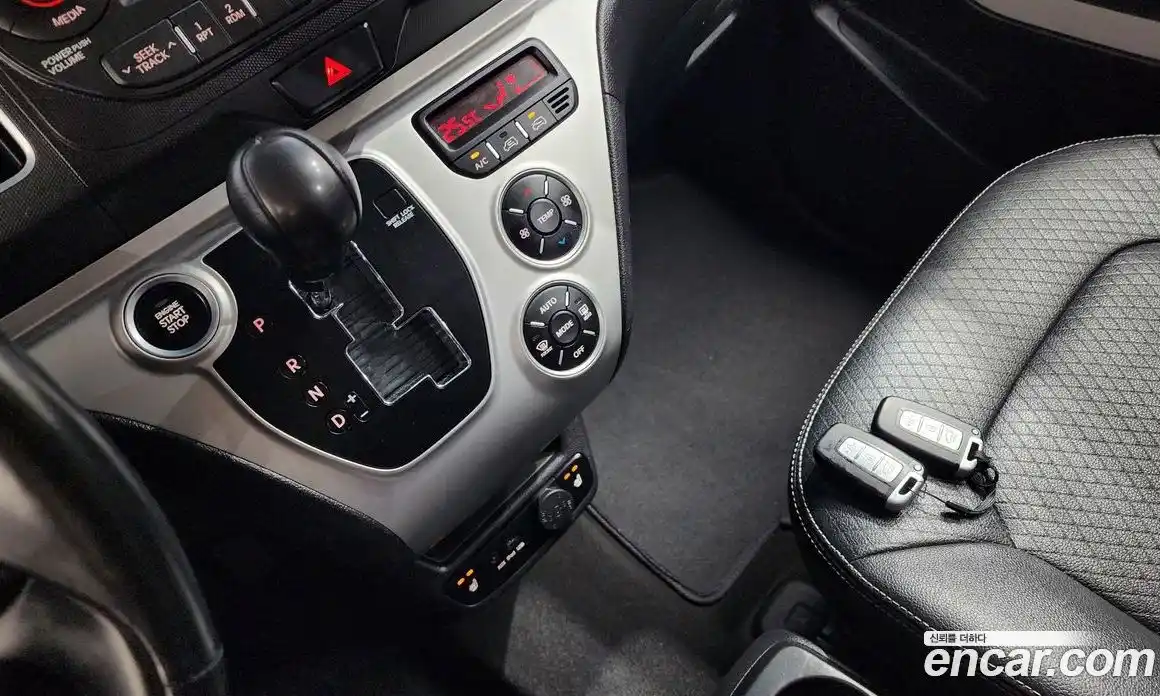 Kia Ray 2016 1.0 Автомат в Москве № 288452, фото 16