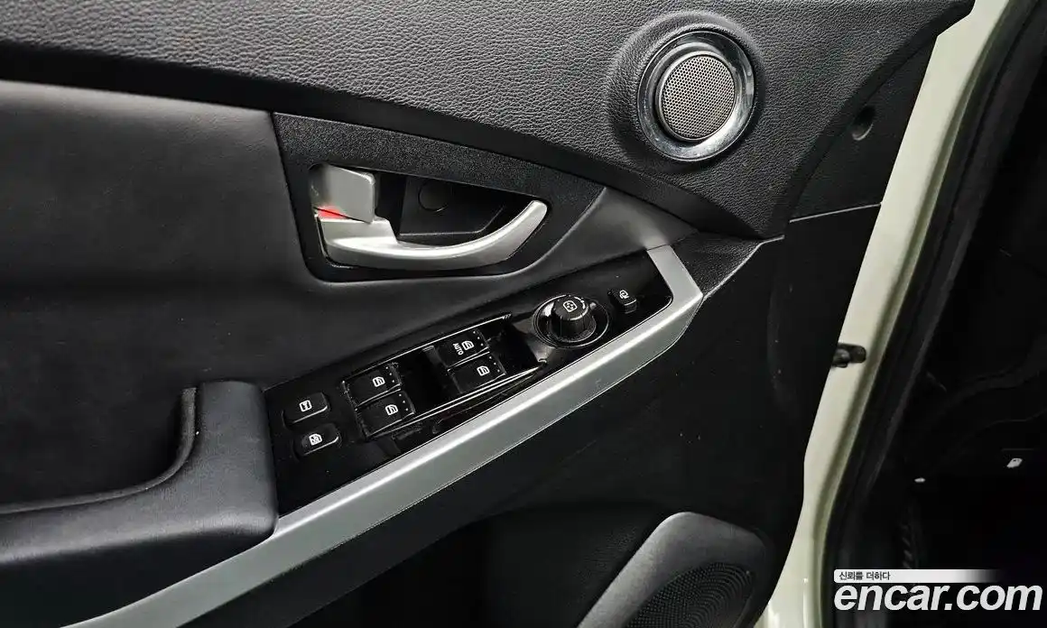 SsangYong Korando 2014 2.0 Автомат в Москве № 28906, фото 4