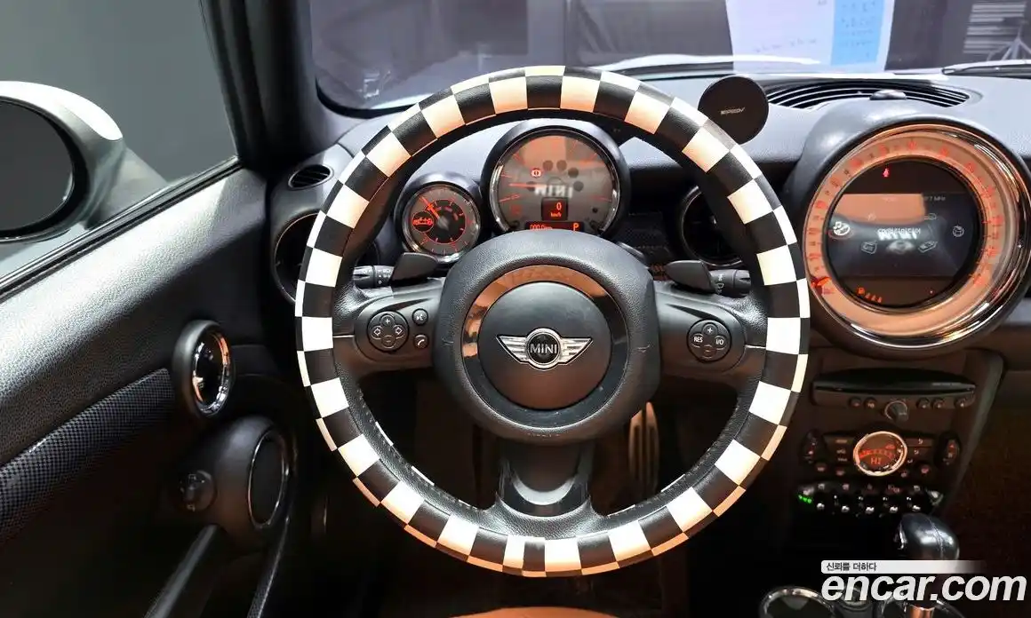 Mini Cooper Convertible 2012 1.6 Автомат в Москве № 300025, фото 13