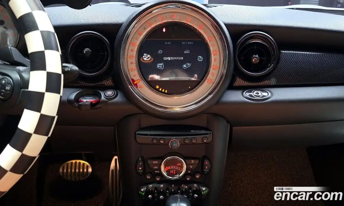 Mini Cooper Convertible 2012 1.6 Автомат в Москве № 300025, фото 14