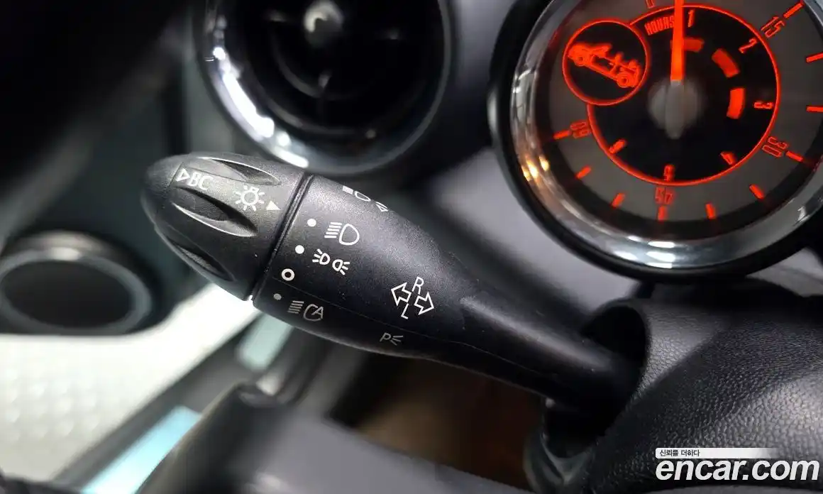 Mini Cooper Convertible 2012 1.6 Автомат в Москве № 300025, фото 18