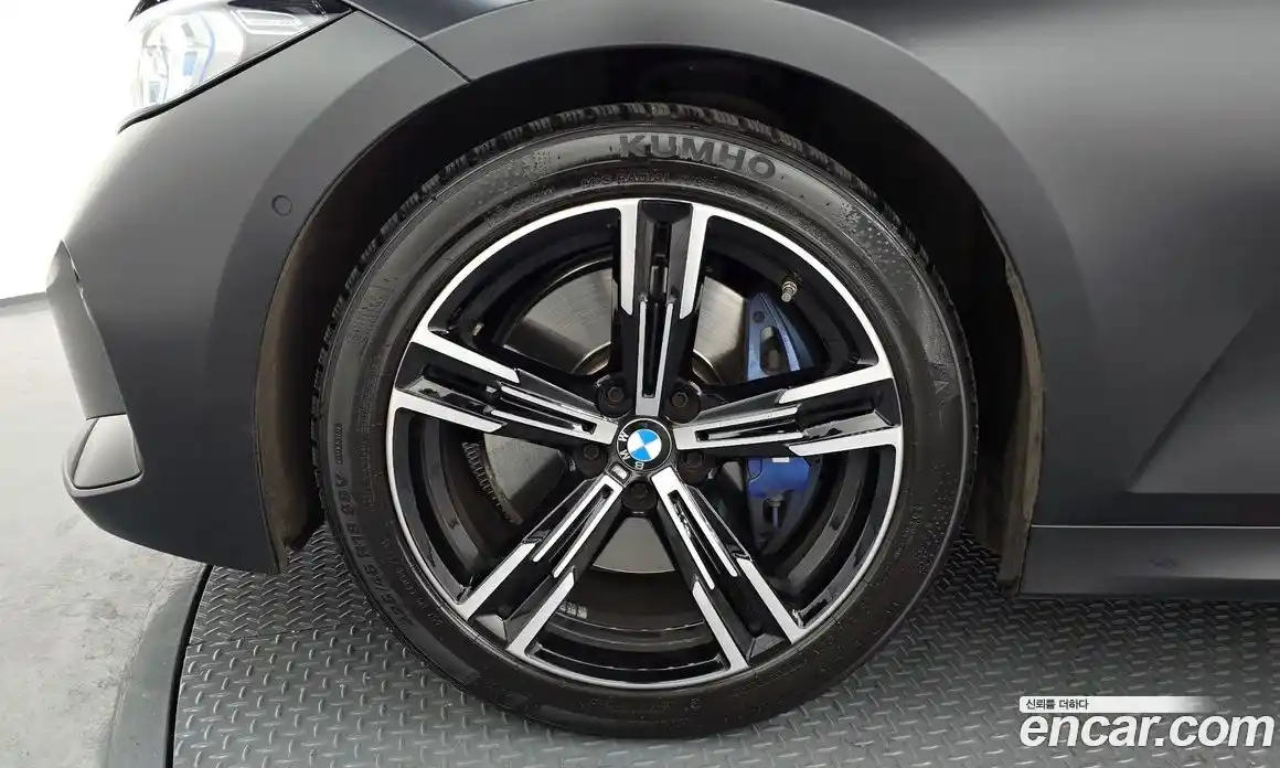 BMW 3-Series 2025 2.0 Автомат в Москве № 303239, фото 16