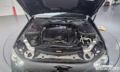 Mercedes-Benz E-Class 2022 2.0 Автомат в Москве № 311321, миниатюра 4