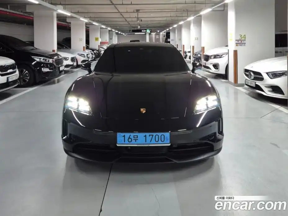 Porsche Taycan 2025 1.0 Автомат в Москве № 314850, фото 3