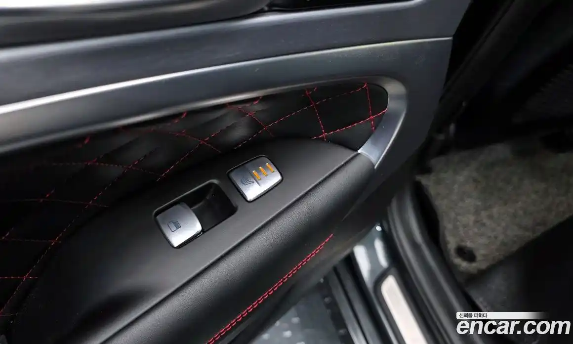 Genesis G70 2018 2.0 Автомат в Москве № 322848, фото 10