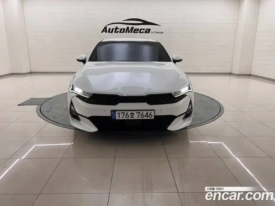 Kia K5 2022 2.0 Автомат в Москве № 360334, фото 1