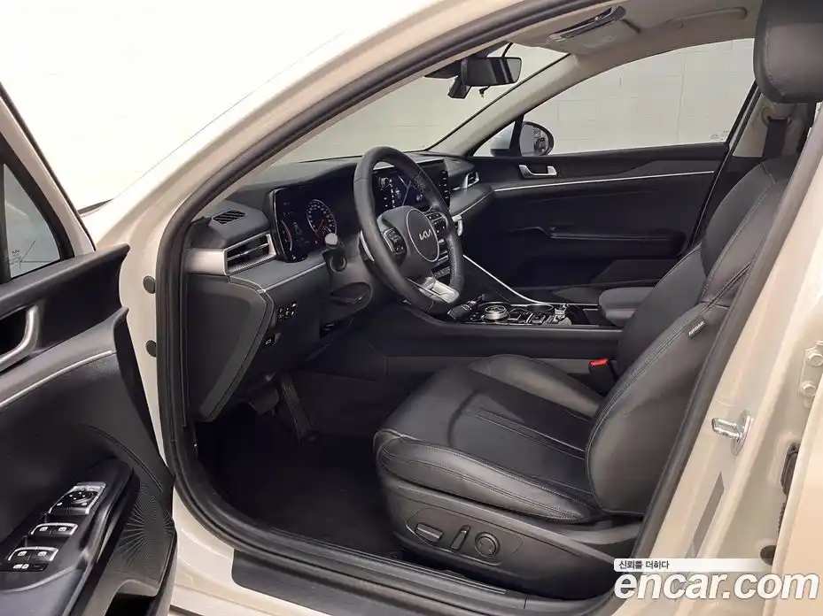 Kia K5 2022 2.0 Автомат в Москве № 360334, фото 13