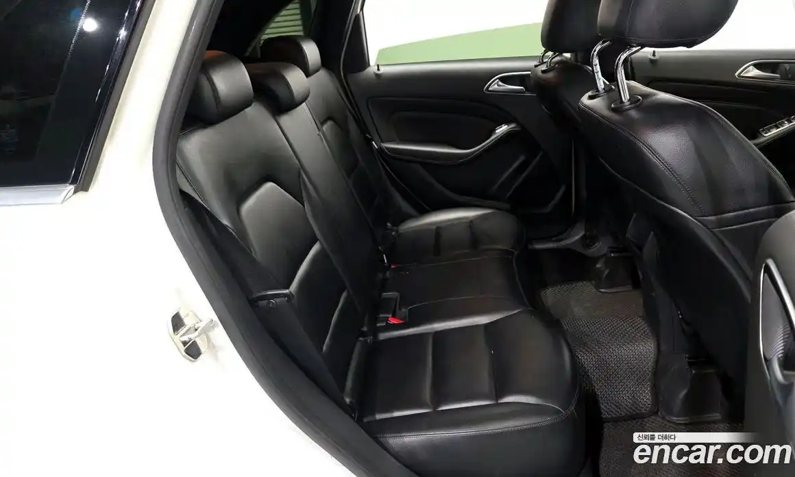 Mercedes-Benz B-Class 2013 1.8 Автомат в Москве № 372713, фото 12