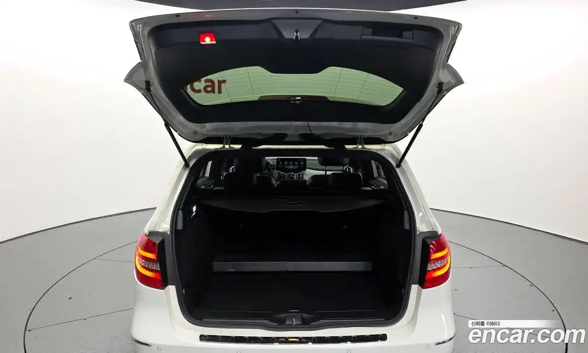 Mercedes-Benz B-Class 2013 1.8 Автомат в Москве № 372713, фото 20