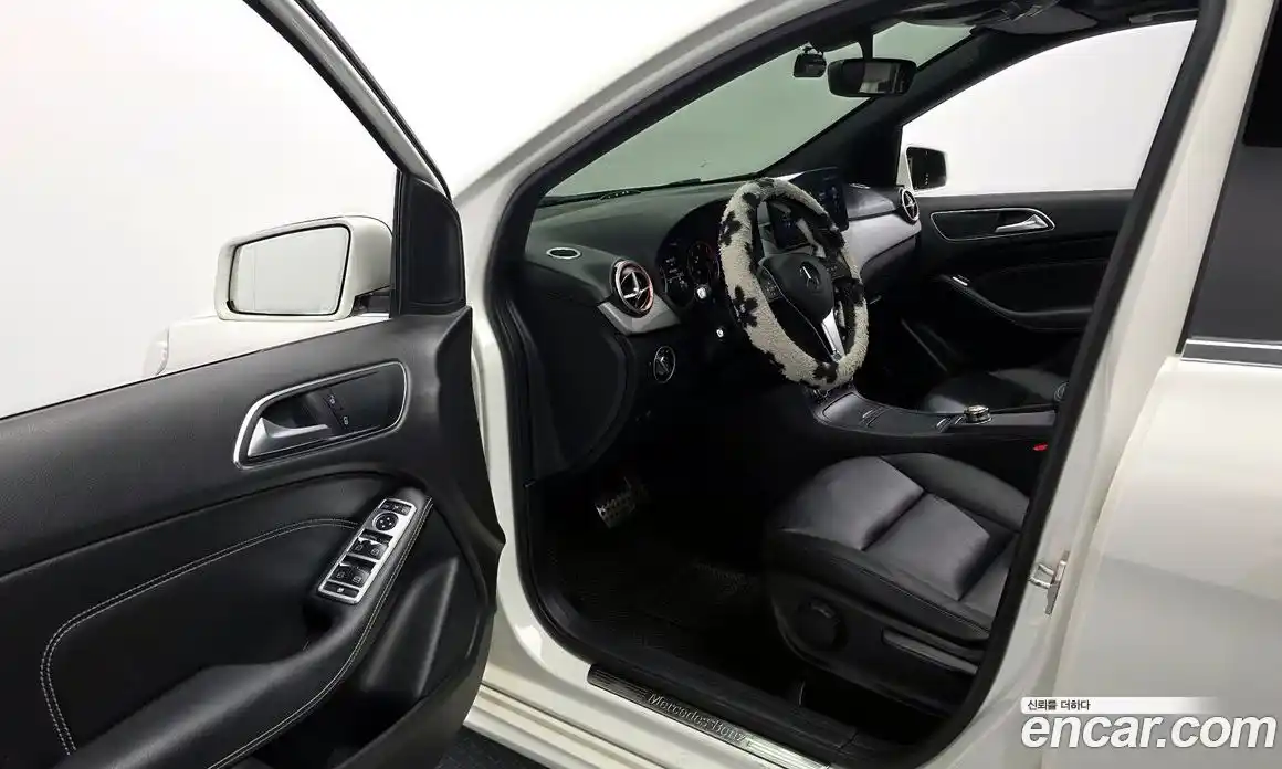 Mercedes-Benz B-Class 2013 1.8 Автомат в Москве № 372713, фото 10