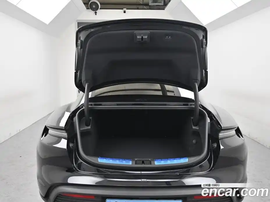 Porsche Taycan 2025 Автомат в Москве № 374511, фото 20