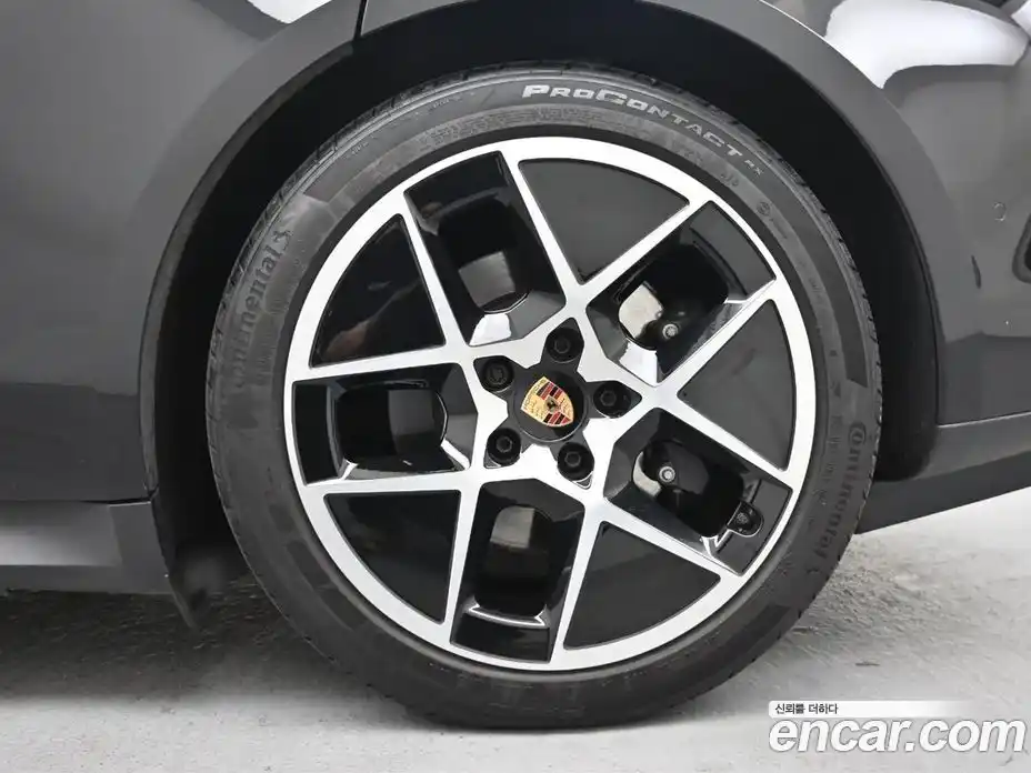 Porsche Taycan 2025 Автомат в Москве № 374511, фото 5