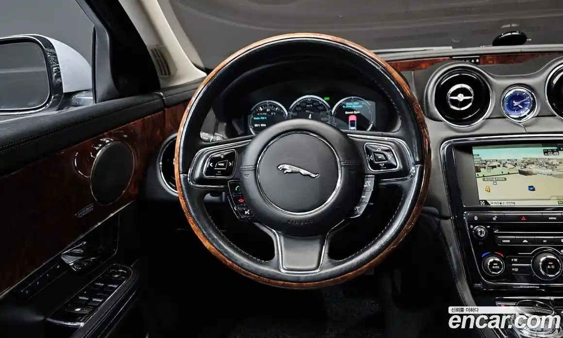 Jaguar XJ 2013 3.0 Автомат в Москве № 386175, фото 13