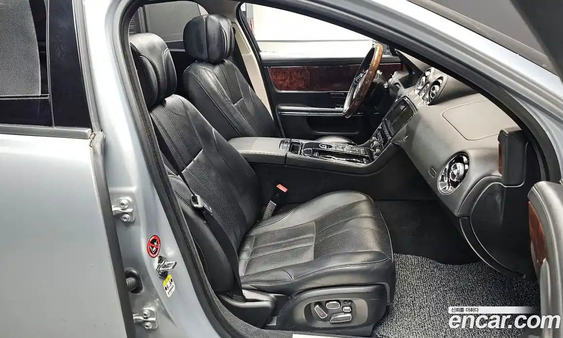 Jaguar XJ 2013 3.0 Автомат в Москве № 386175, фото 10