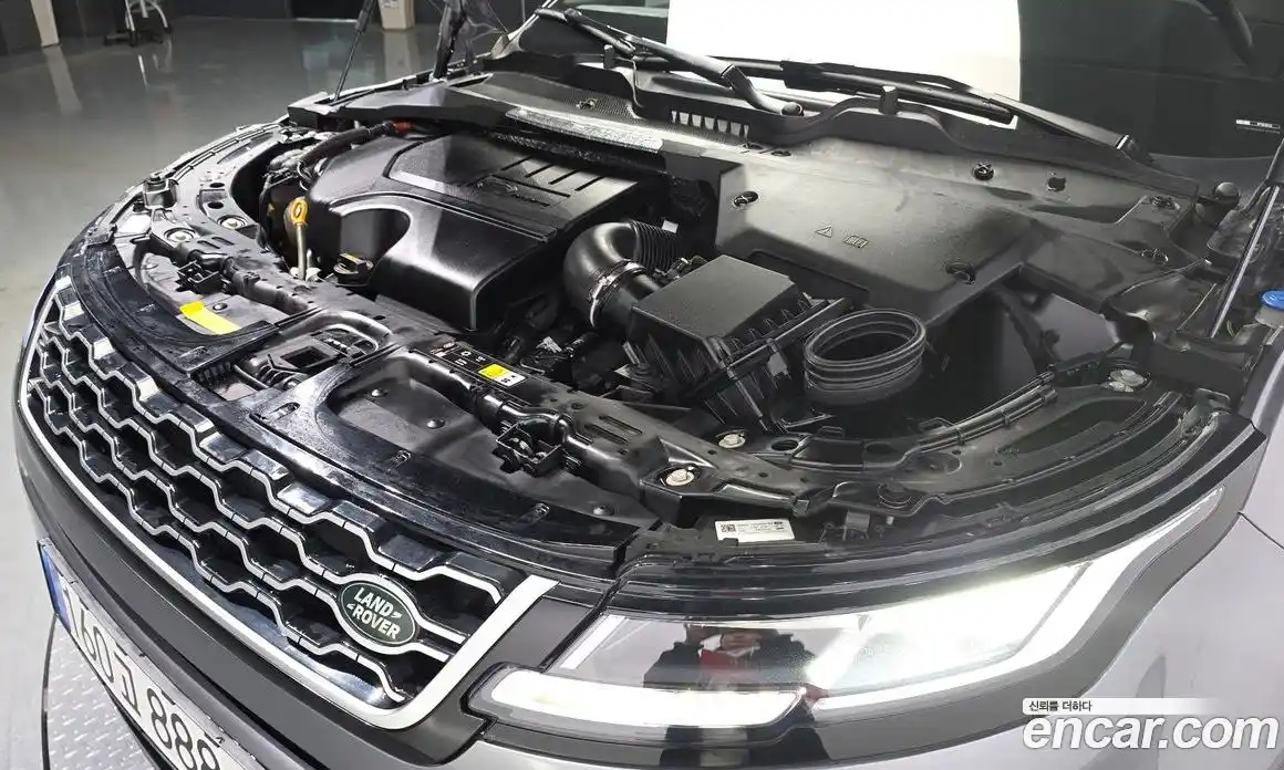 Land Rover Range-Rover Evoque 2022 2.0 Автомат в Москве № 416267, фото 6