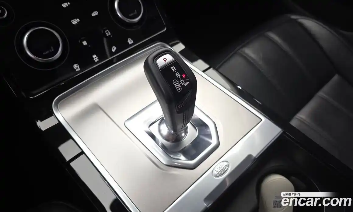 Land Rover Range-Rover Evoque 2022 2.0 Автомат в Москве № 416267, фото 9