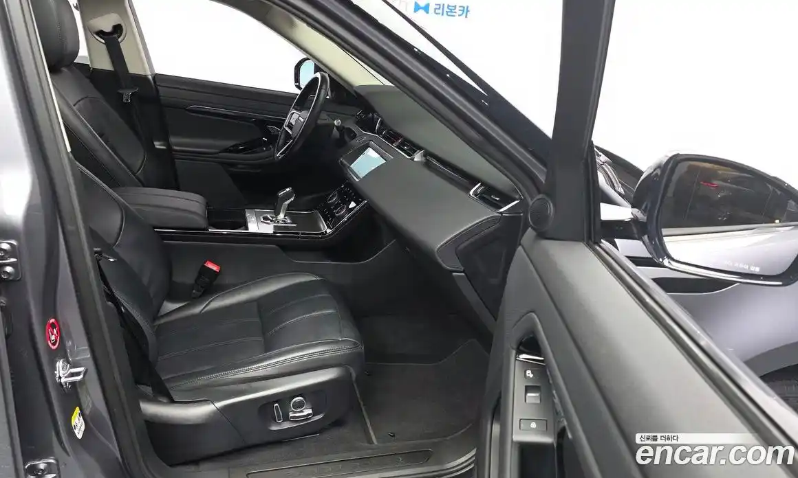 Land Rover Range-Rover Evoque 2022 2.0 Автомат в Москве № 416267, фото 10