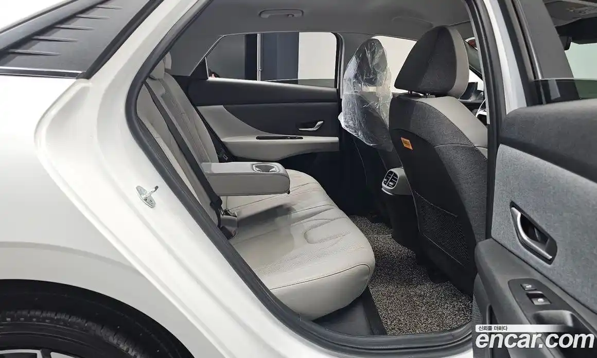 Hyundai Avante 2023 1.6 Автомат в Москве № 43743, фото 13