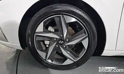 Hyundai Avante 2023 1.6 Автомат в Москве № 43743, миниатюра 7