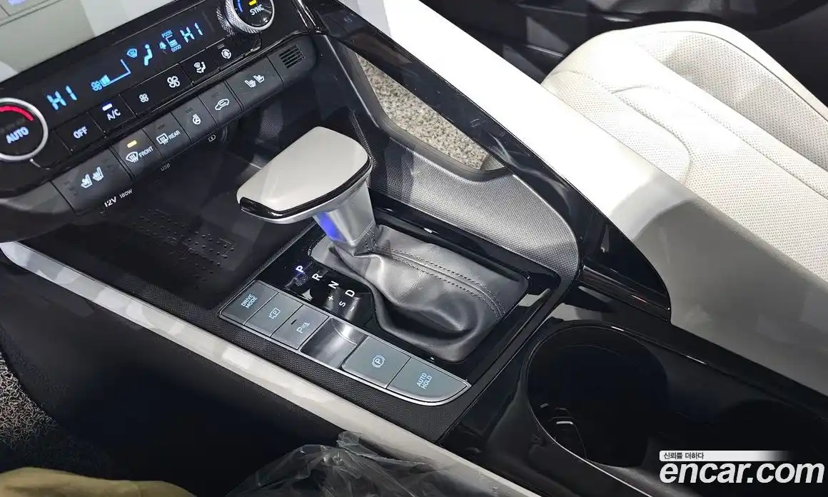 Hyundai Avante 2023 1.6 Автомат в Москве № 43743, фото 8