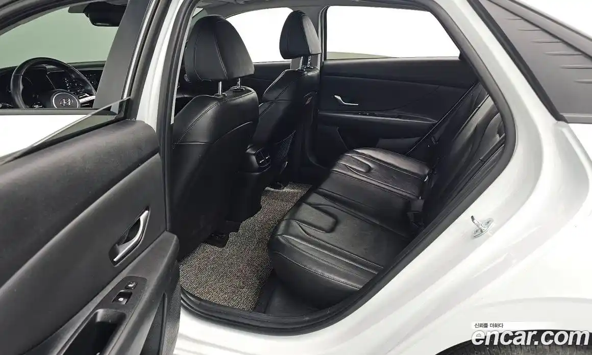 Hyundai Avante 2023 1.6 Автомат в Москве № 46951, фото 20