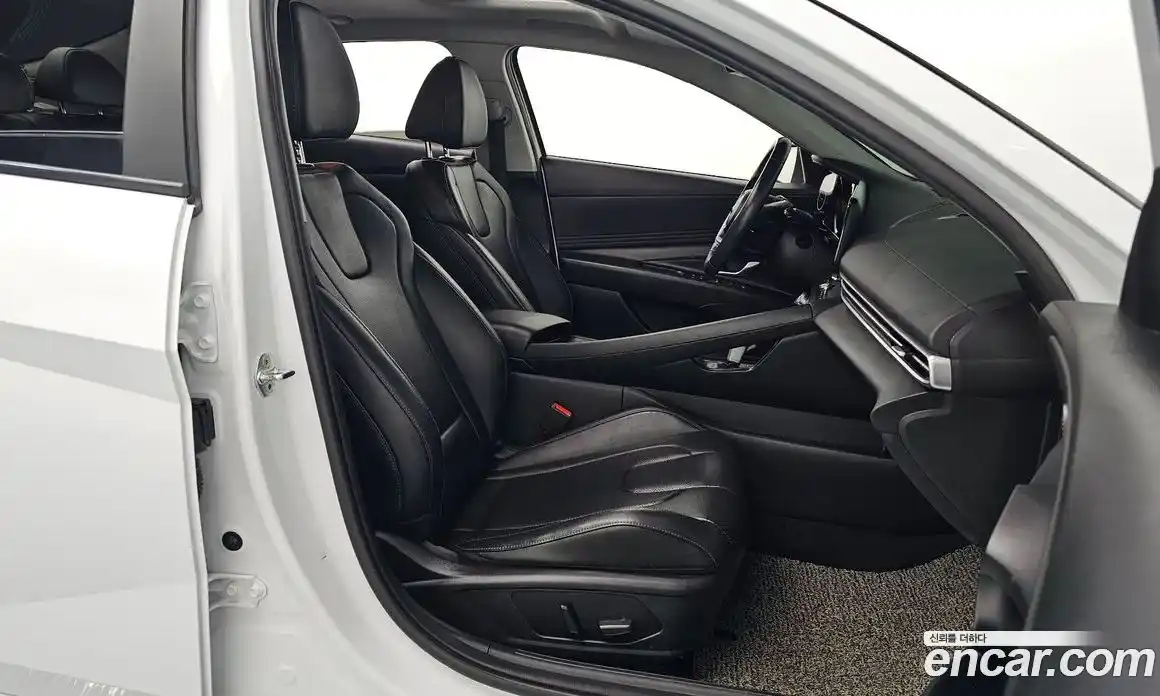 Hyundai Avante 2023 1.6 Автомат в Москве № 46951, фото 5