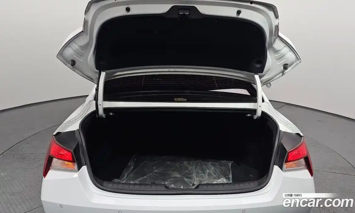 Hyundai Avante 2023 1.6 Автомат в Москве № 46951, фото 8