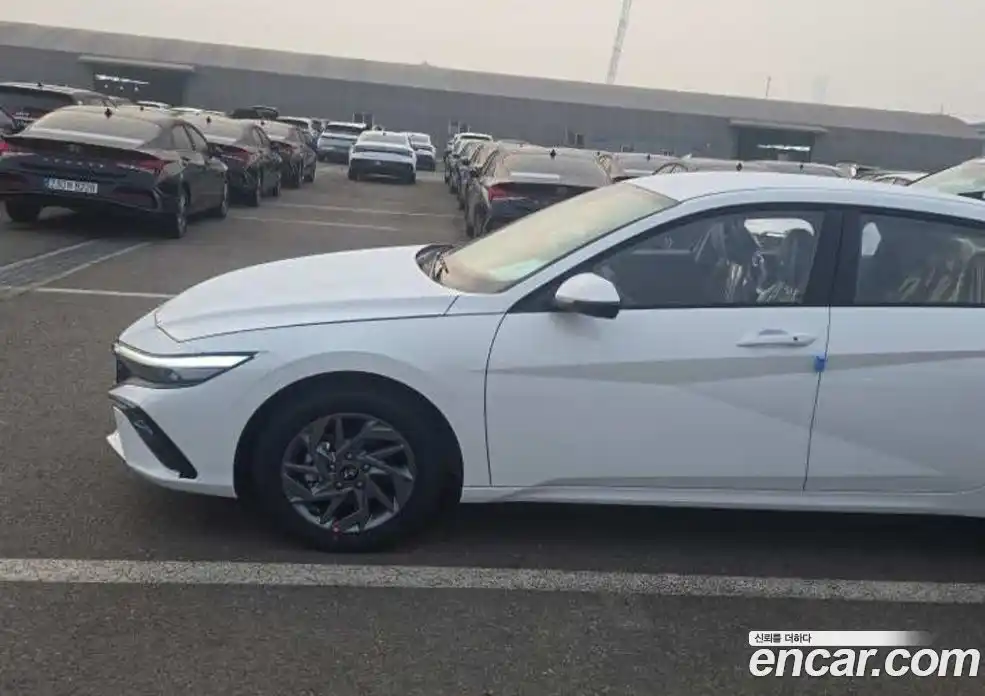 Hyundai Avante 2026 1.6 Автомат в Москве № 48832, фото 5