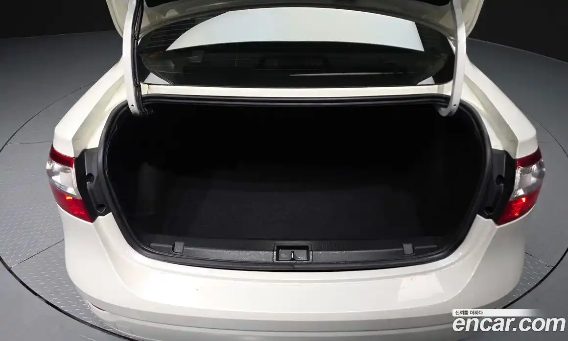 Renault SM3 2012 1.6 Автомат в Москве № 106845, фото 8