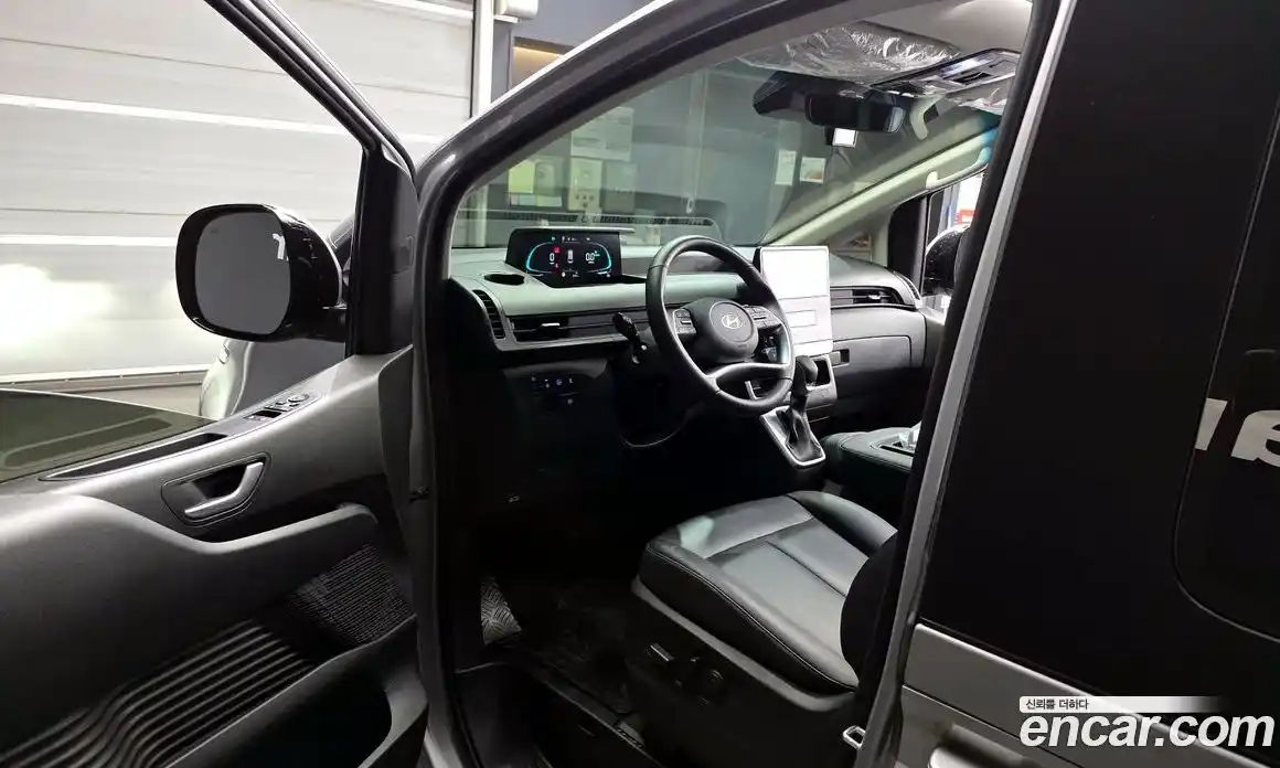 Hyundai Staria 2025 1.6 Автомат в Москве № 108184, фото 3