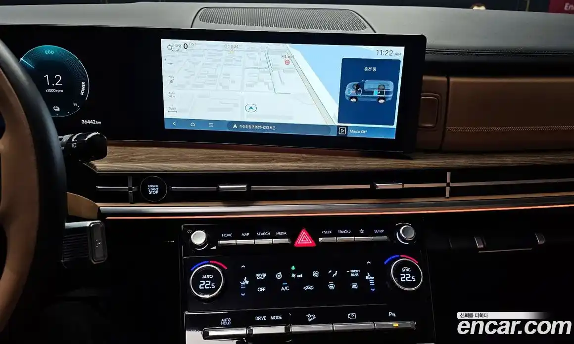 Hyundai Santa Fe 2024 1.6 Автомат в Москве № 111982, фото 18