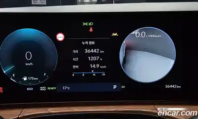 Hyundai Santa Fe 2024 1.6 Автомат в Москве № 111982, миниатюра 3