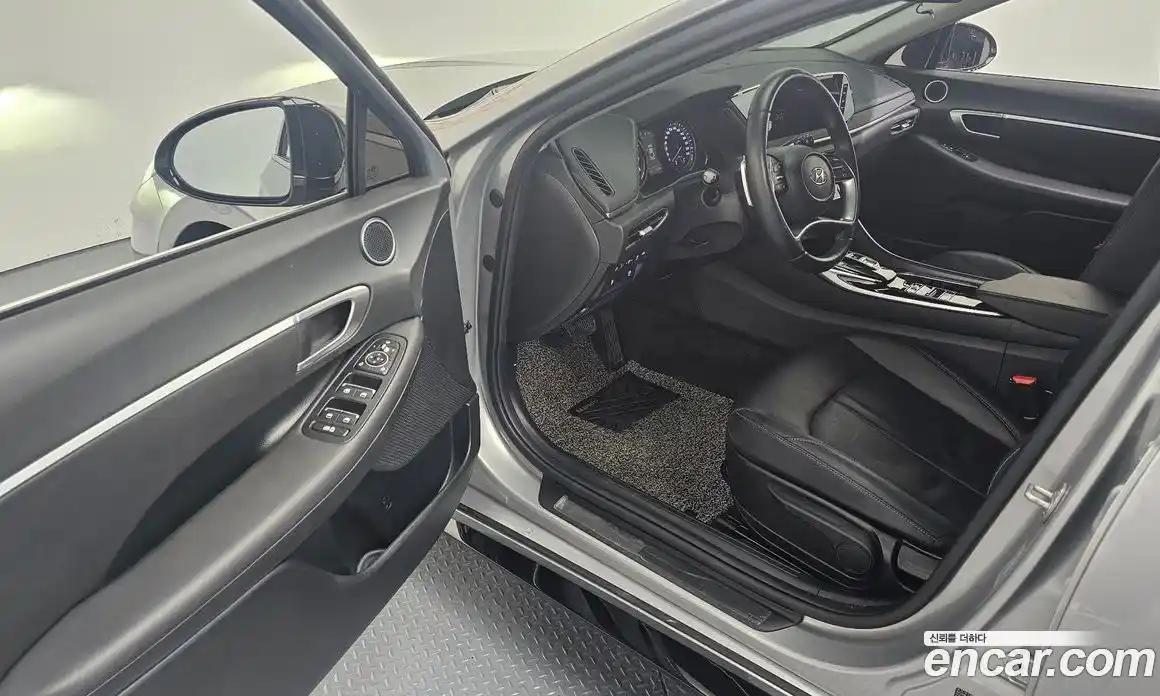 Hyundai Sonata 2023 2.0 Автомат в Москве № 112817, фото 3