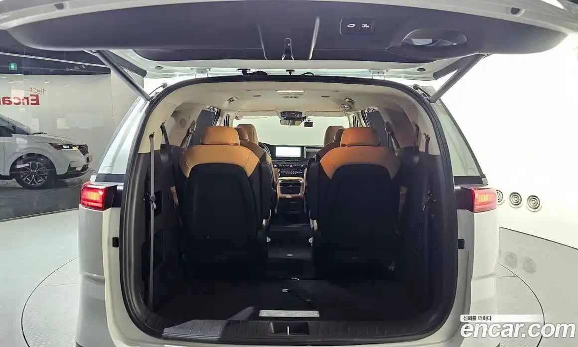 Kia Canival 2023 2.2 Автомат в Москве № 113598, фото 8