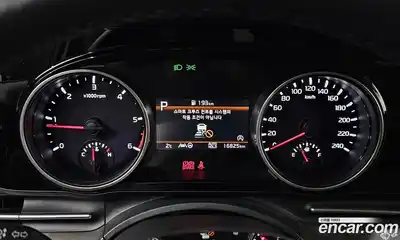 Kia Canival 2023 2.2 Автомат в Москве № 113598, миниатюра 9