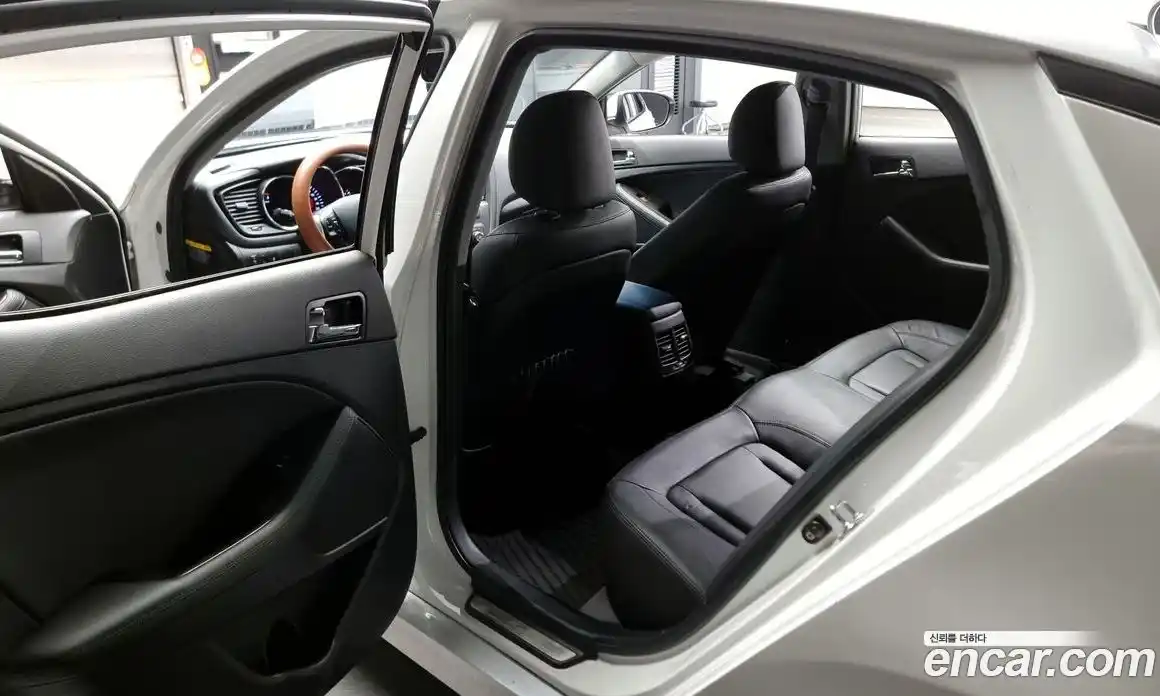 Kia K5 2013 2.0 Автомат в Москве № 121470, фото 11