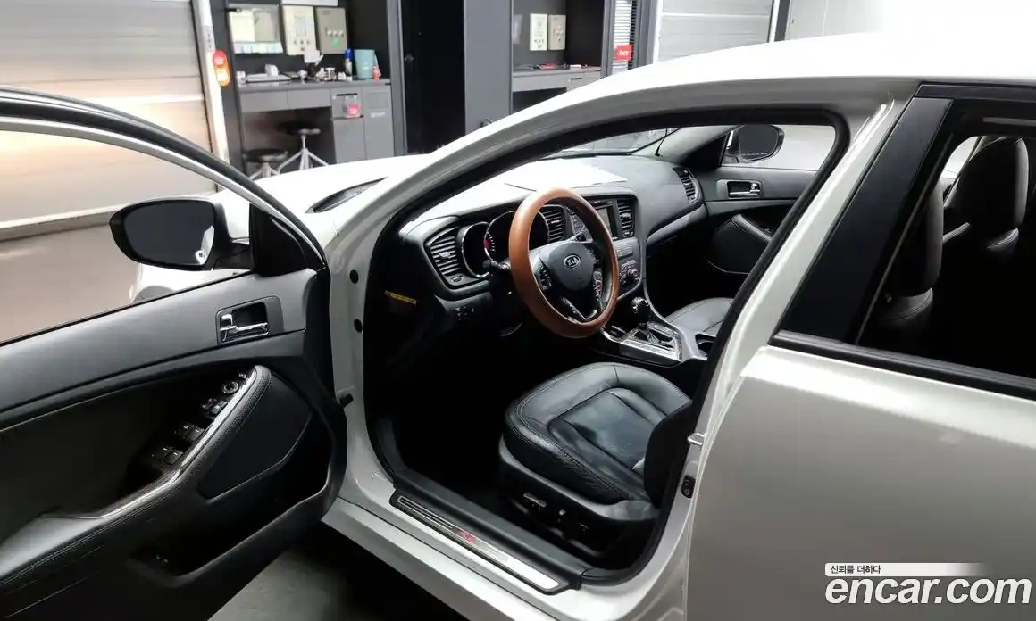 Kia K5 2013 2.0 Автомат в Москве № 121470, фото 10