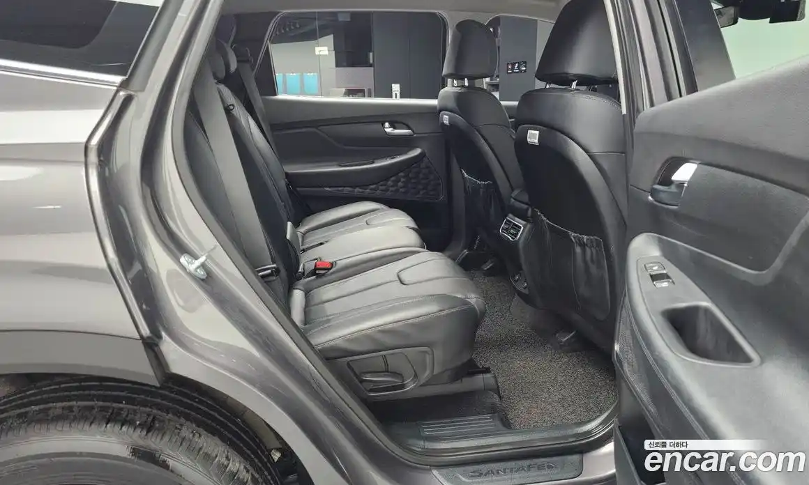 Hyundai Santa Fe 2023 2.5 Автомат в Москве № 123307, фото 3