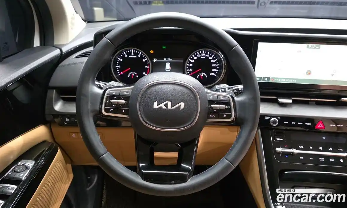 Kia Canival 2022 3.5 Автомат в Москве № 133158, фото 15