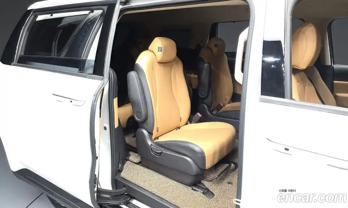 Kia Canival 2022 3.5 Автомат в Москве № 133158, фото 20